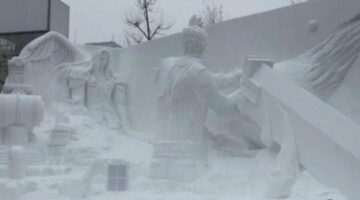 Final Fantasy VII’s Cloud and Sephiroth Square Off in this Massive Snow Sculpture