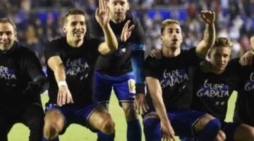 Mauricio Pellegrino salutes Alaves for Copa del Rey win