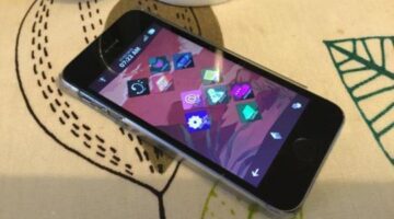 Why A Normal Lost Phone is the most original game in years