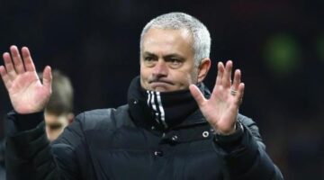 Jose Mourinho aims dig at Arsenal after Manchester United win