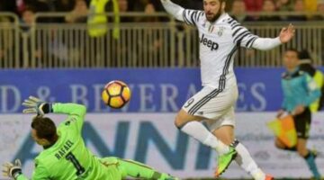Is Higuain worth €90m? On-fire Juventus star must prove he can score when it really matters