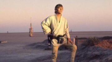 Star Wars: Mark Hamill Reveals First Ever Photo of Luke