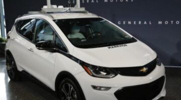 GM aims to put 300 more self-driving Chevy Bolts on the road