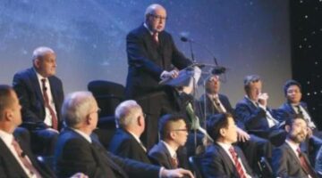 Space Agency Heads See the Moon on the Path to Mars