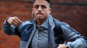 Alexis, Ozil & Giroud start in unchanged Arsenal side vs Manchester City