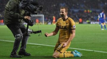 Harry Kane joins elite list of Premier League strikers as Spurs smash Leicester