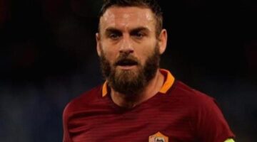 Daniele de Rossi: Roma captains signs new deal
