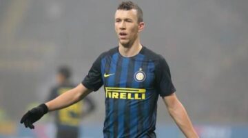 Manchester United risk missing out on top target in row over just £15m