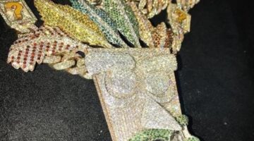 Migos’ Quavo Rocks Jewel-Encrusted Aku Aku Head From Crash Bandicoot