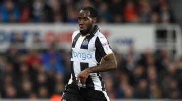 Leeds United sign Vurnon Anita on three-year contract