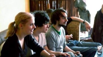 New Research Says Video Games can Help Gamers to Make Friends! Happy Days