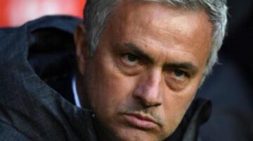 Bid accepted: Barca chiefs jet off to complete signing of Manchester United target
