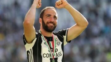 Chelsea submit surprise £88m offer for Gonzalo Higuain