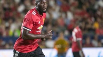 ‘That shot landed in space’ – Chelsea fans rip into Lukaku after Manchester United debut