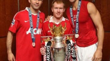 Mata, Jones and Smalling all pick same six Manchester United players in all-time XI