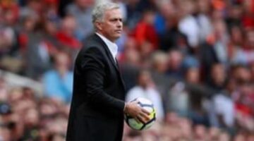 José Mourinho: Chelsea are title favourites with no excuses for failure