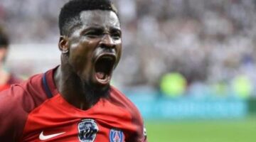 Official: Tottenham beat Man United and Chelsea to signing of Serge Aurier