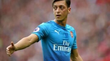 Who is Mesut Ozil angry at? What Arsenal’s legends have said about the German