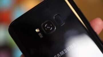 Ahead of iPhone X day, Samsung teases 2018 foldable phone launch plan