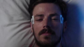 The Flash Season 4 Hero Reborn Promo Shows Barry Allen Naked