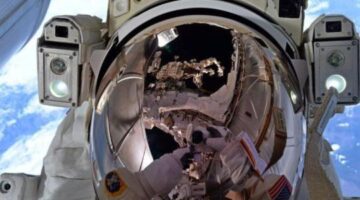 NASA astronaut snaps challenging spacewalk selfie