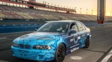 A BMW built from 90% recycled parts broke a world record