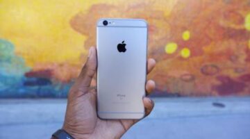 Apple intentionally throttles older phones to prevent unexpected battery issues