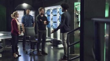 DC TV Watch: 8 Burning Questions for ‘Arrow’s’ 2018 Return
