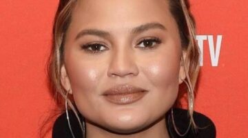 Chrissy Teigen ditches Snapchat after Rihanna controversy