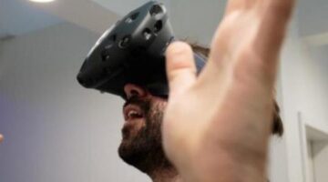 Oculus co-founder: “Free is still not cheap enough” for current VR tech