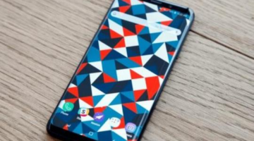 A Purported Galaxy S10 Prototype Spotted Publicly
