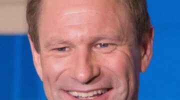 Aaron Eckhart