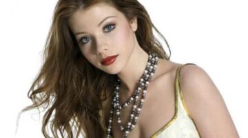 Michelle Trachtenberg has a younger doppelganger