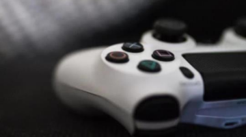 PlayStation UK Says Fans Are Wrong Calling the “Cross” Button “X”