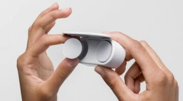 Microsoft’s Surface Earbuds are the weirdest earbuds I’ve seen