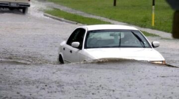 Experience in handling water in automobile exhaust pipes when going through flooded roads