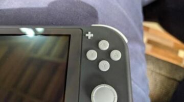 Redditor posts photo of Switch Lite without a B Button