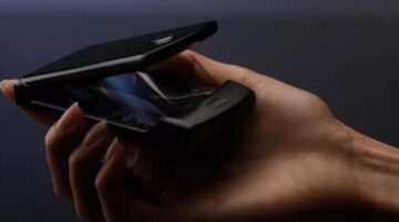 The foldable Razr has been shown off (again) in new leaked images