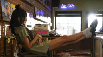 ‘High Fidelity’ Review: Zoe Kravitz Shines in Hulu’s (Mostly) Listless Remake
