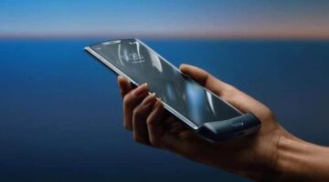 PSA: Don’t buy the Motorola Razr…yet