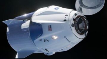 SpaceX wants to launch four paying tourists into “super high orbit” by the end of 2021