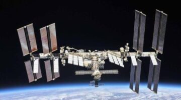 SpaceX will start sending paying tourists to the ISS as soon as next year