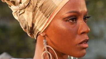 Zoe Saldana apologises for Nina Simone role for not being black enough