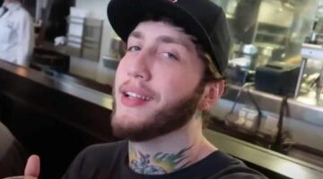 Call of Duty Pro Player Ignored at GameStop Expecting Everyone to Recognize Him