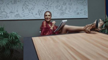 Azcárate No Holds Barred (2021) Review: Alejandra Azcárate’s Forgettable Sketch Comedy