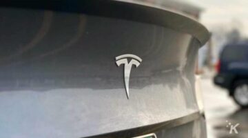 Tesla now makes you pay for its $400 mobile connector separately