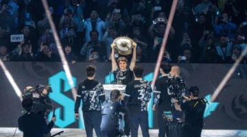 Adult Star Eva Elfie’s DOTA2 Gesture Clocks In $25k As Team Spirit Declines