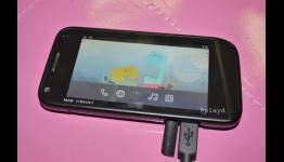 Pics of the first MeeGo device on a Intel Atom based phone