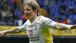 Pav in Spurs contract talks