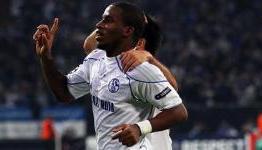 Struggling Schalke secure win